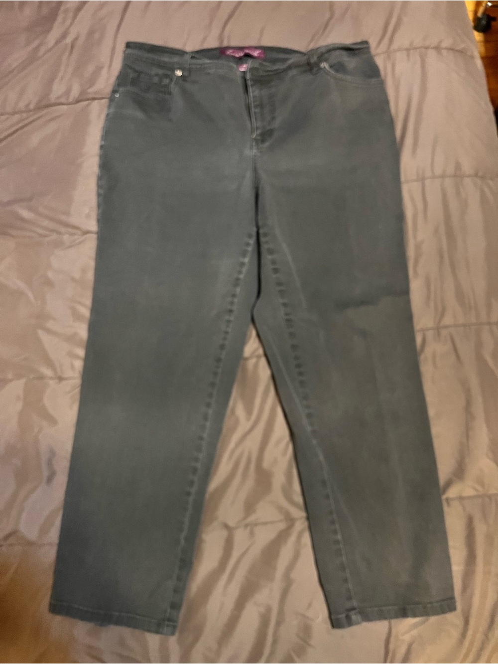 Gloria Vanderbilt Straight-Leg Jeans in Forest green